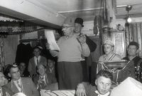 1958 - 004 - Fasching 1958
v.l.n.r Fuchs Georg,?, Korbmann Erwin,Stiegler Nikolaus, Pool Ludwig geb. Pfeuffer, Pfeuffer Leonhard,?, Endress Valtin, Schwarz Gerhard, Dürr Bruno. Bätz Alfred,vorne rechts Schuhmann Werner